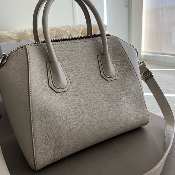 Givenchy Small Antigona Bag in Natural - Picture 7 of 10